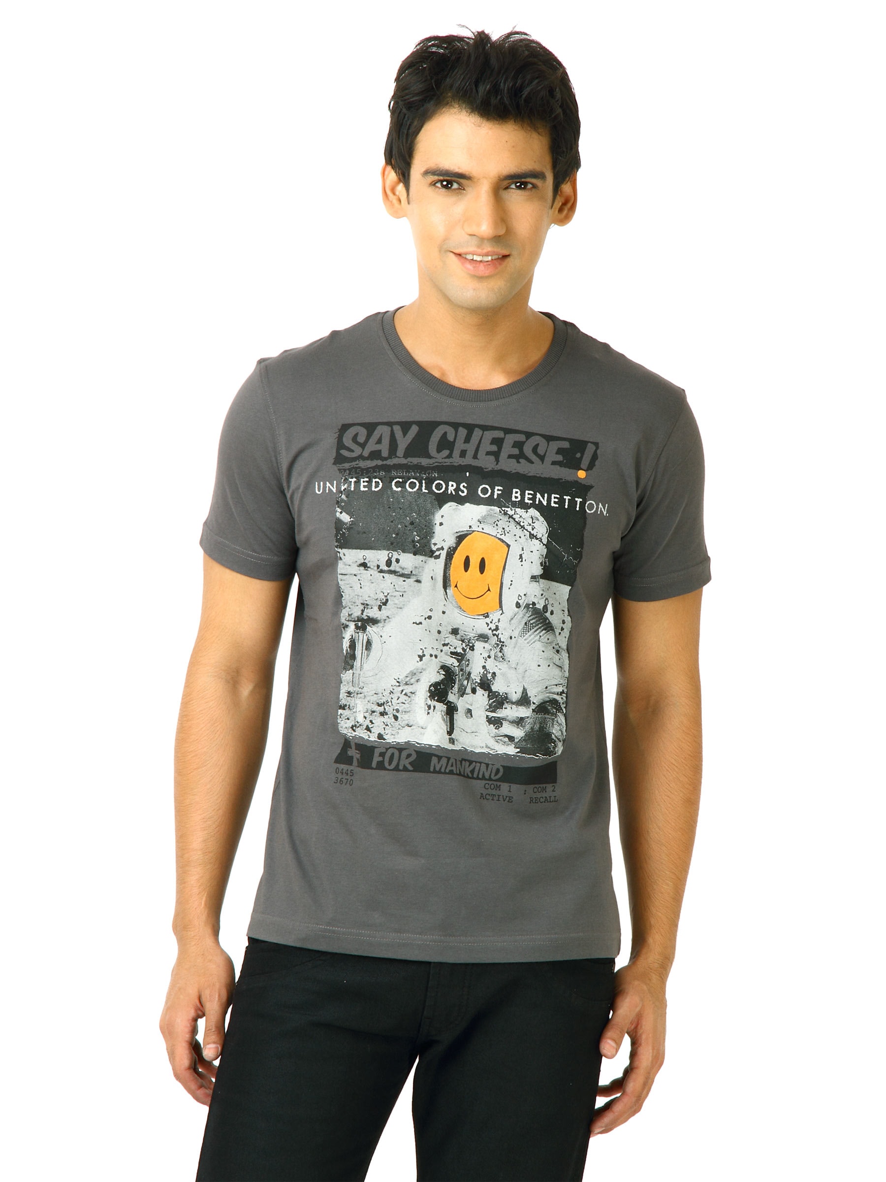 United Colors of Benetton Men Printed Grey Tshirts