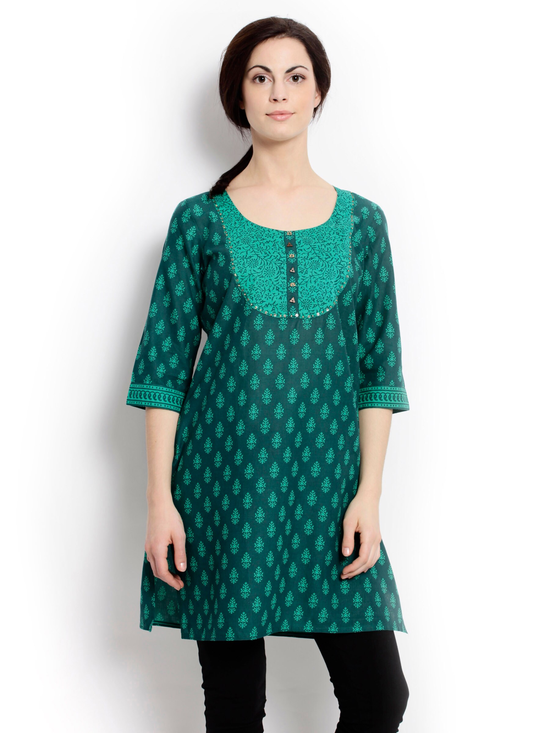 Aurelia Women Printed Green Kurtas