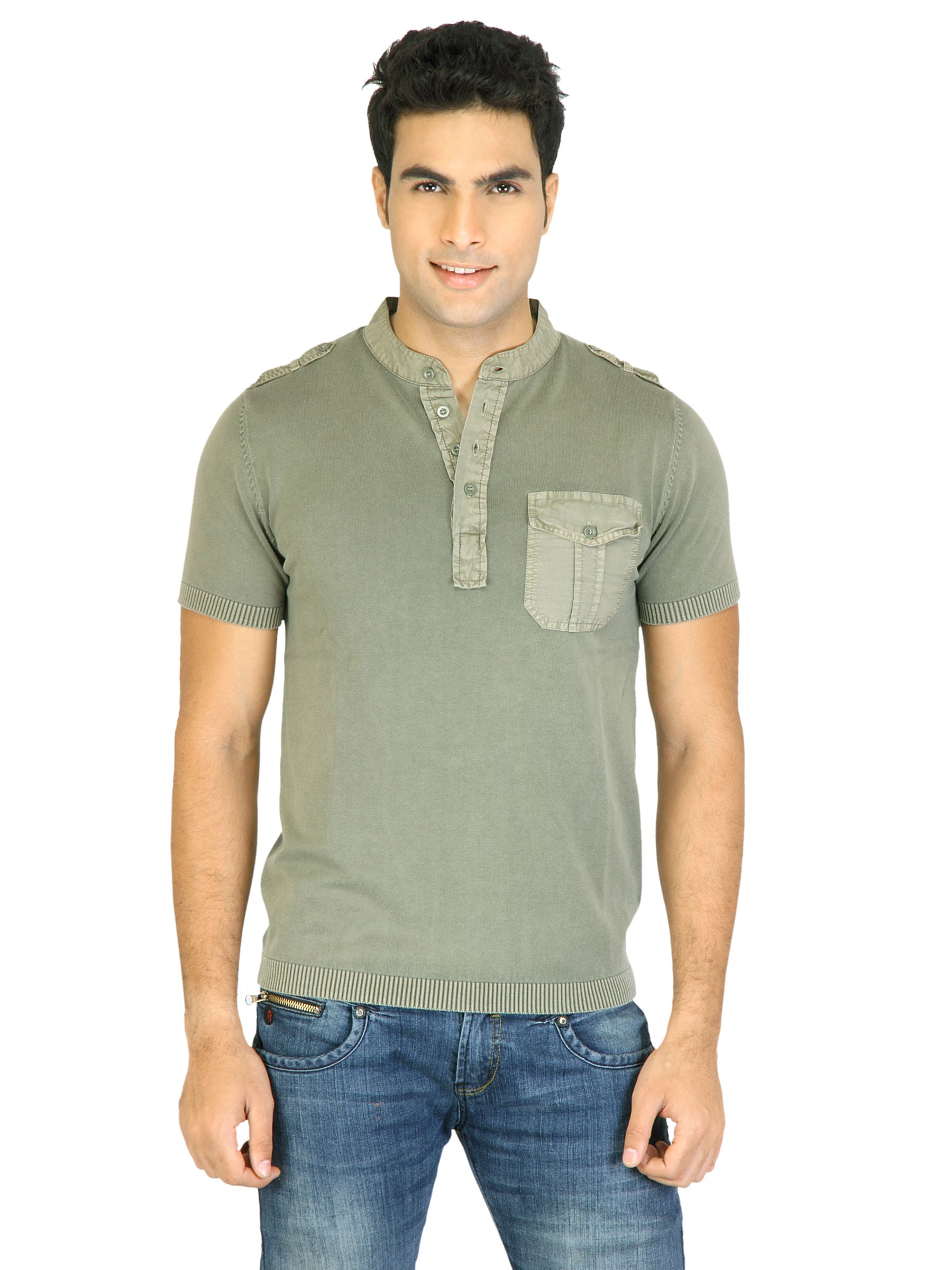 United Colors of Benetton Men Short Green T-shirt