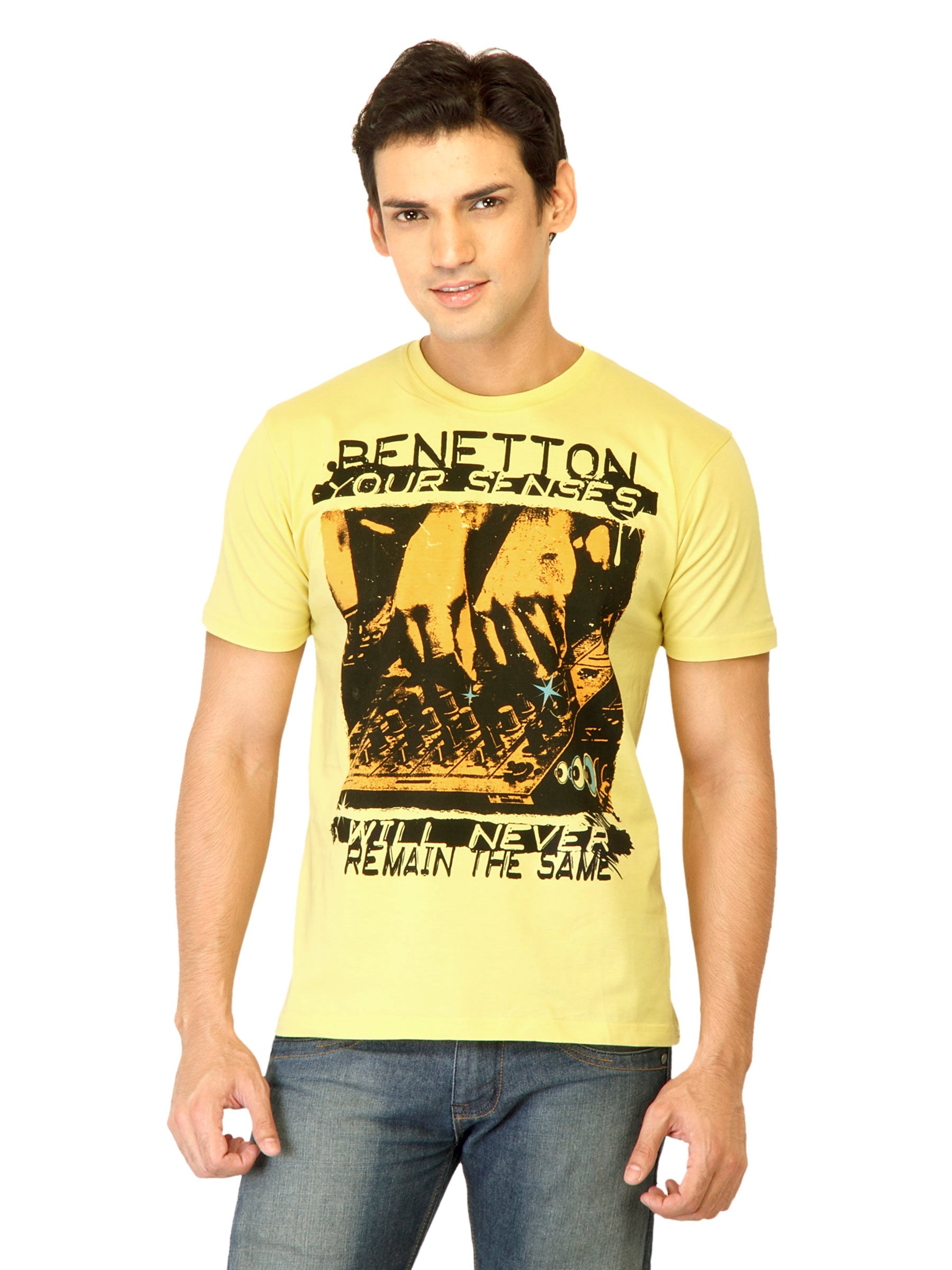 United Colors of Benetton Men Printed Yellow Tshirts