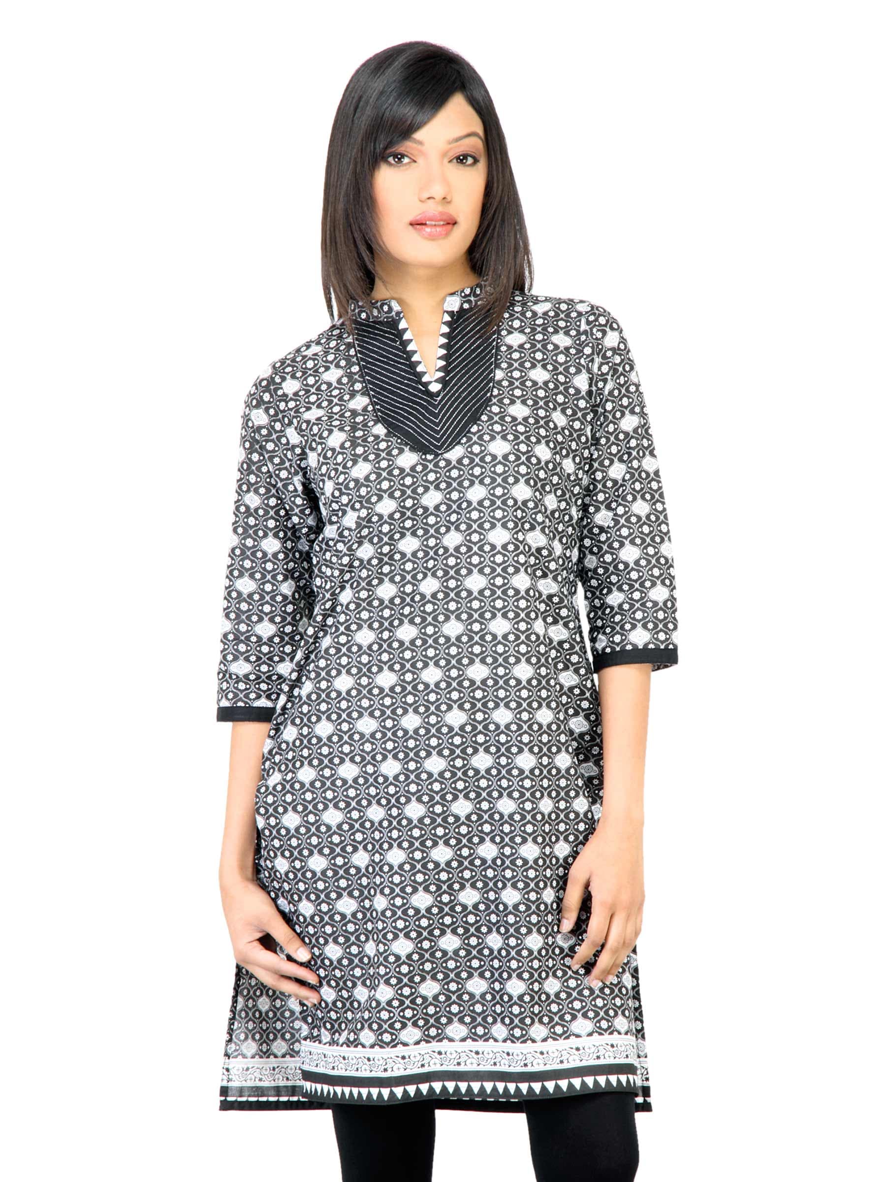 Vishudh Women Printed Black Kurta