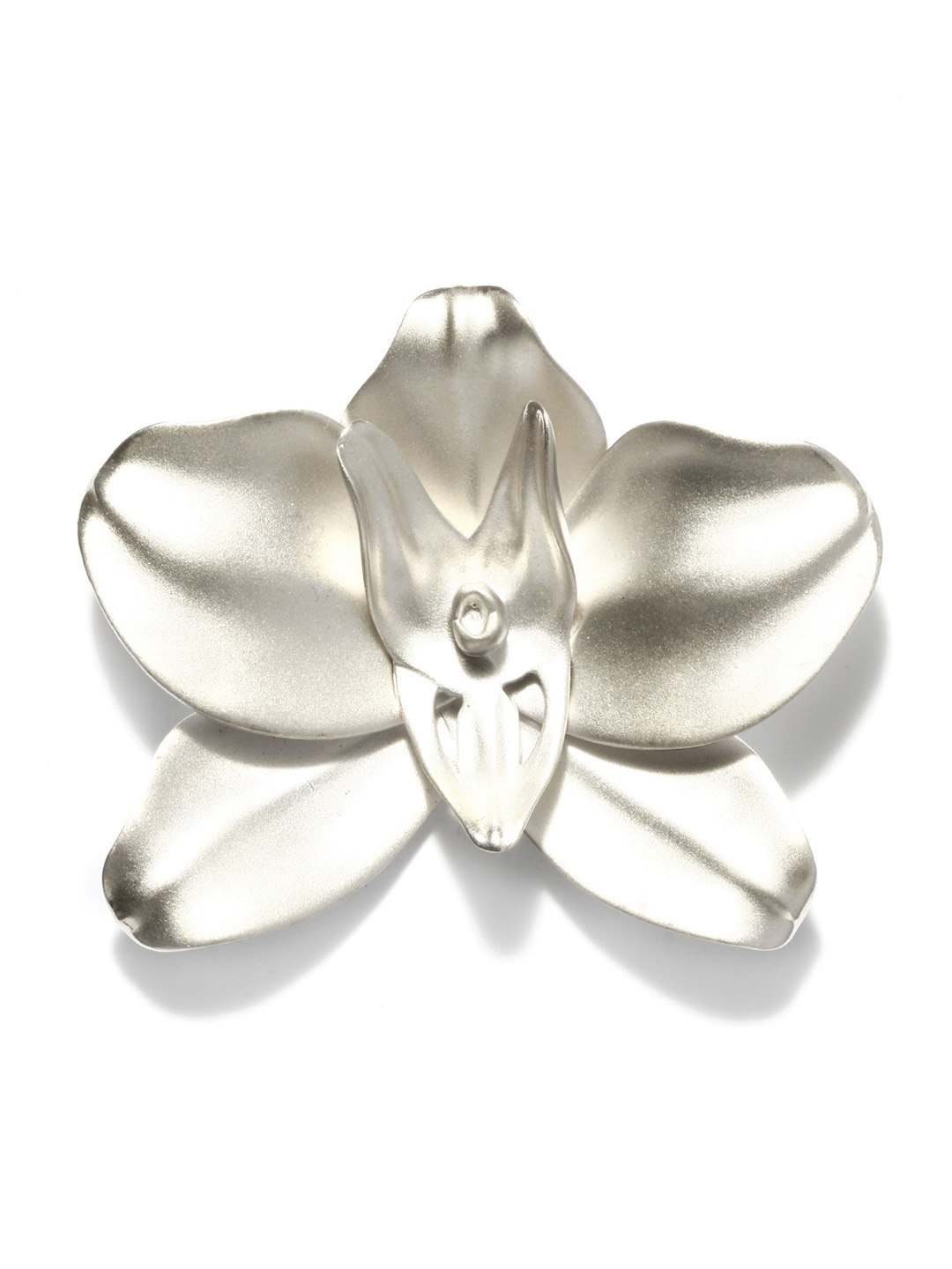 Lencia Silver Flower Shaped Pendant