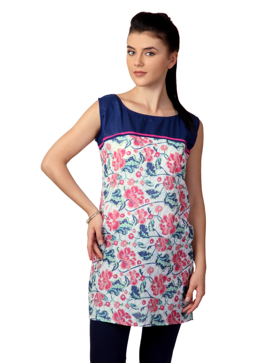 Shree Women Blue and White Printed Kurta