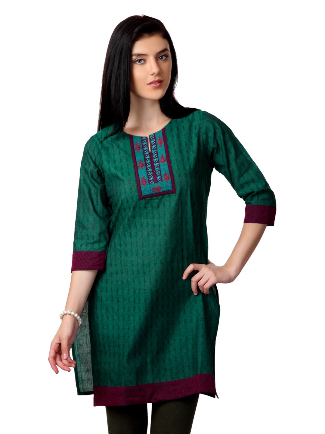 ALayna Women Green Kurta