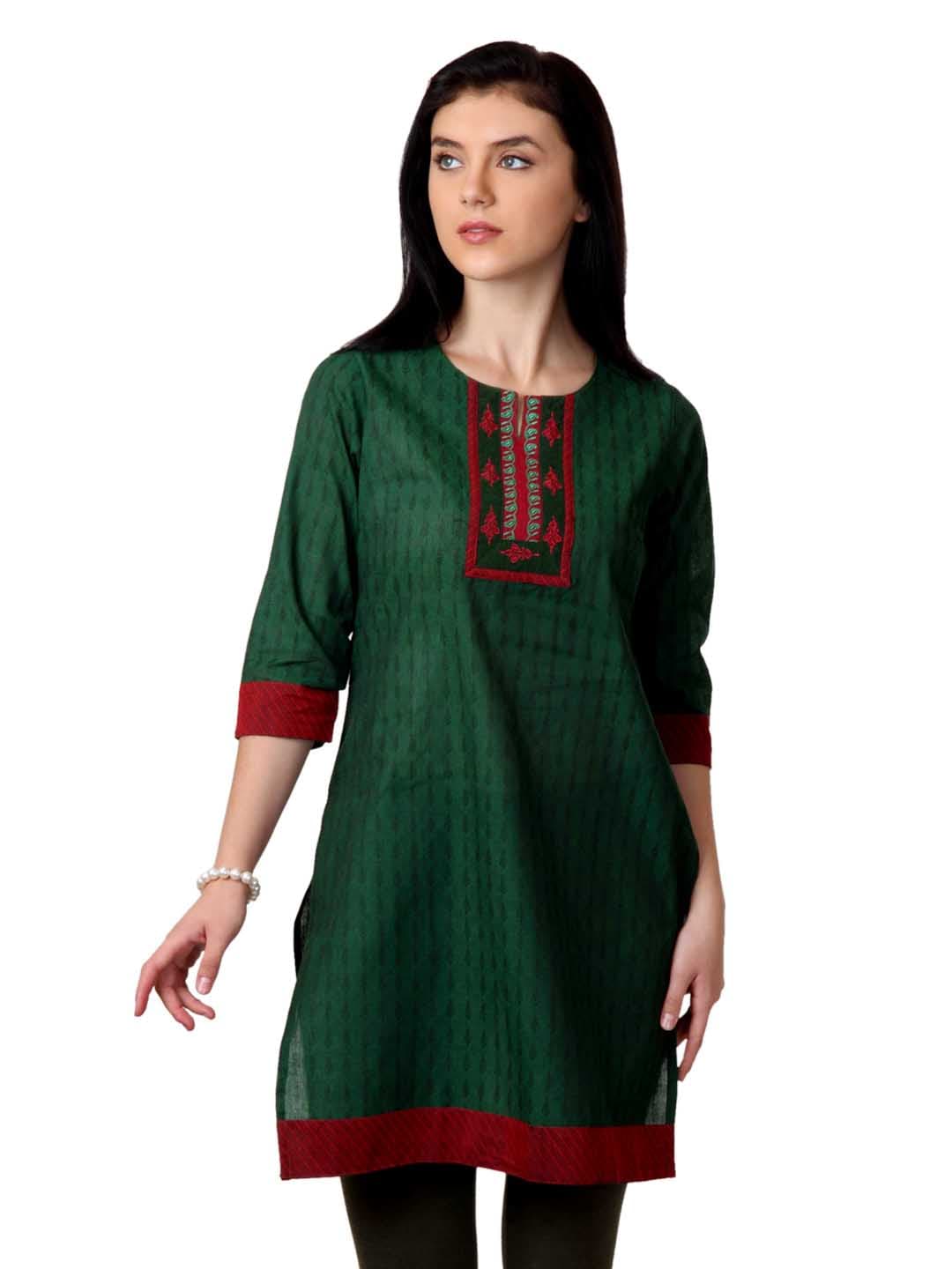 ALayna Women Green Kurta